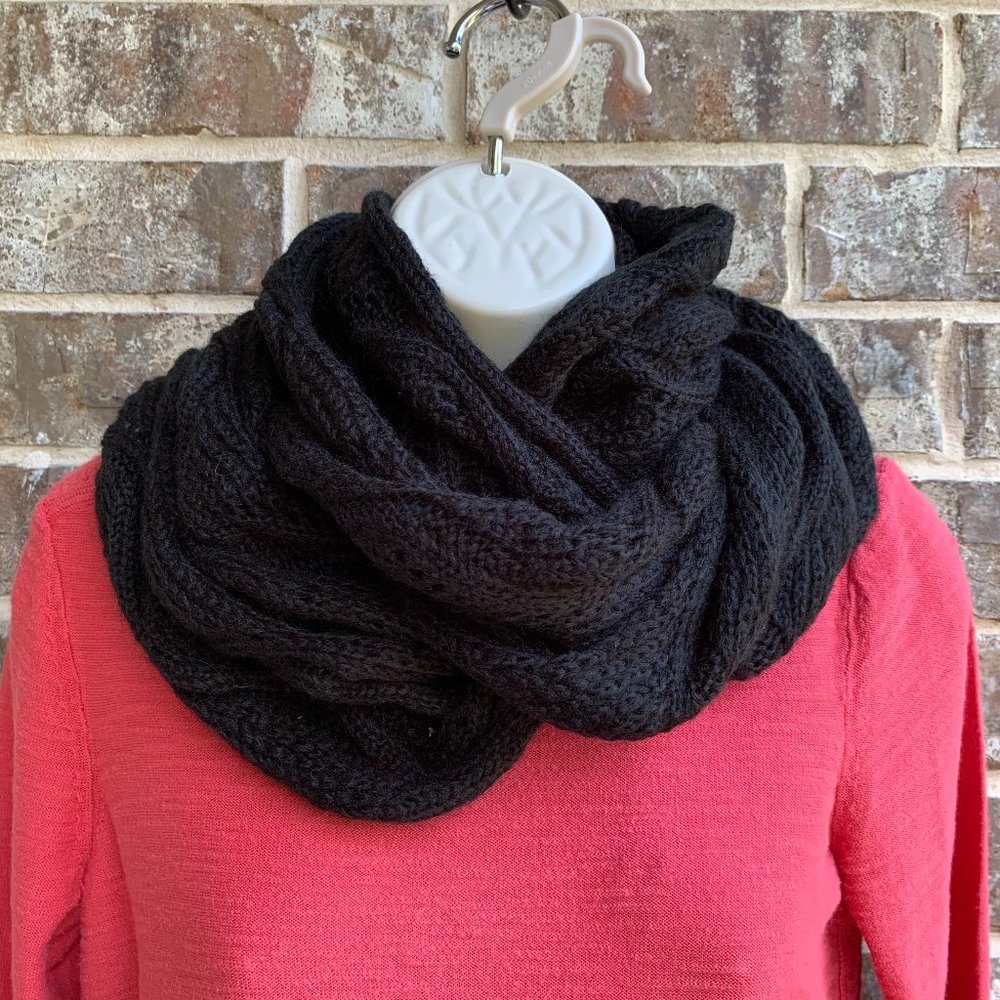 West Loop Women's Cable Knit Infinity Scarf